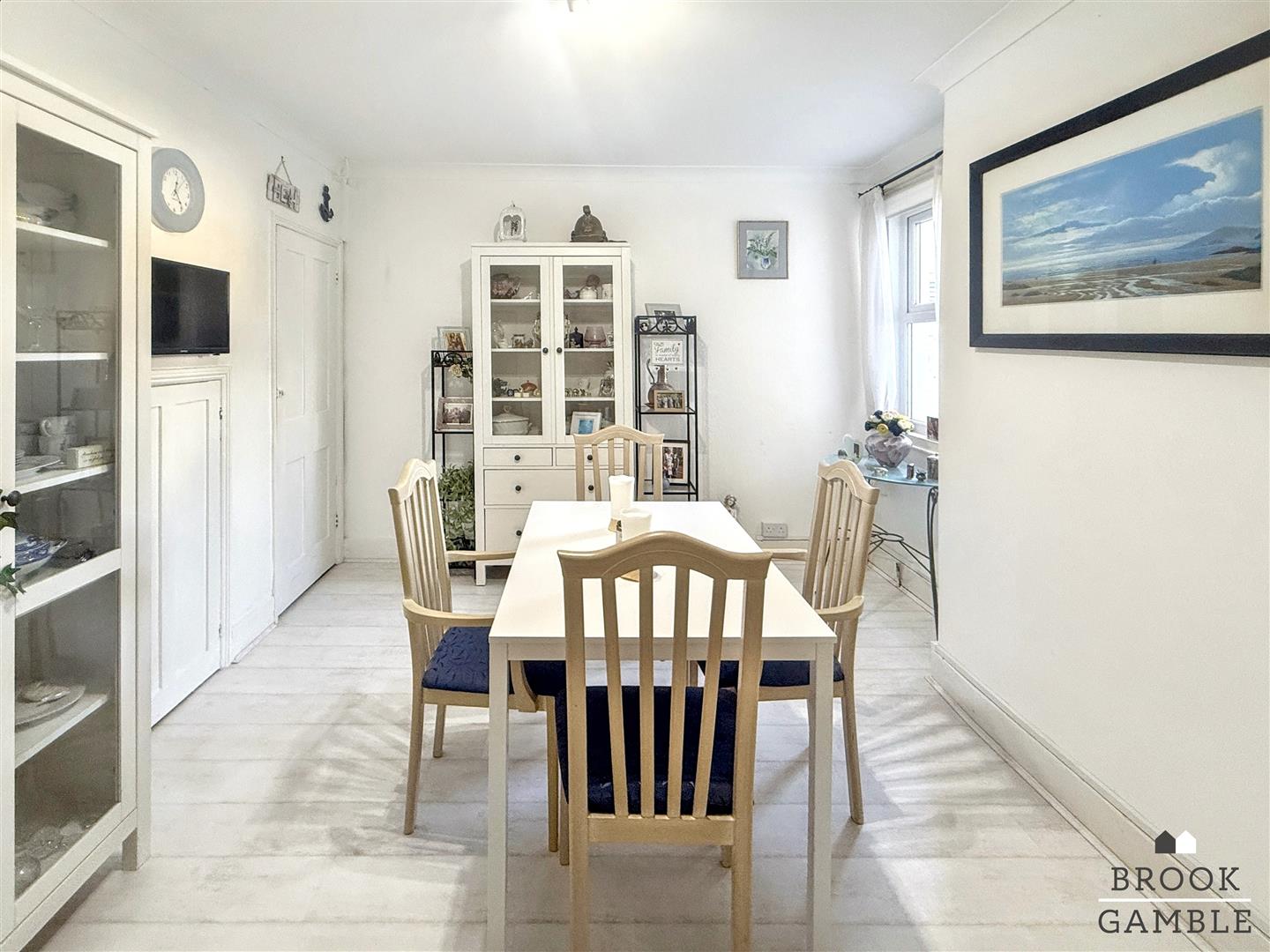 2 Bedroom House - Terraced. Beamsley Road in Eastbourne,  4